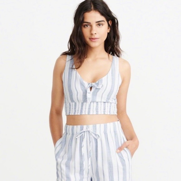 Abercrombie & Fitch Tops - NWT Abercrombie & Fitch Striped Front Tie Crop Top